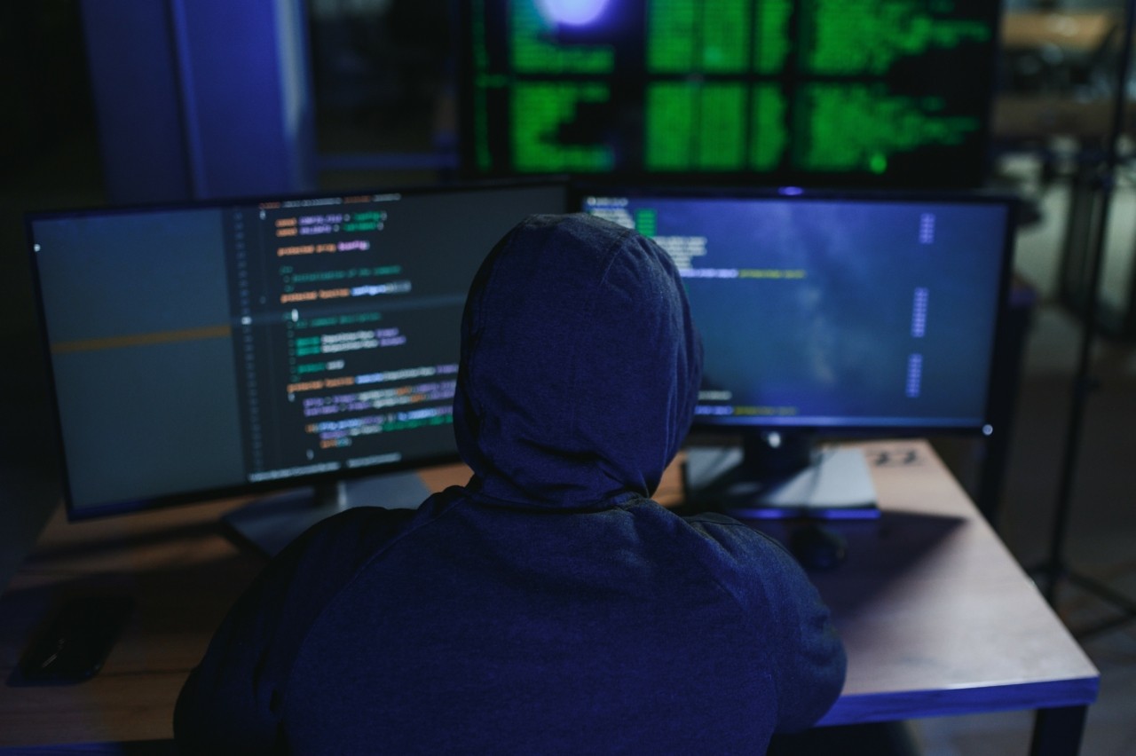 HACKER FOTIS GRONTAS ΗΛΕΚΤΡΟΝΙΚΟ ΕΓΚΛΗΜΑ